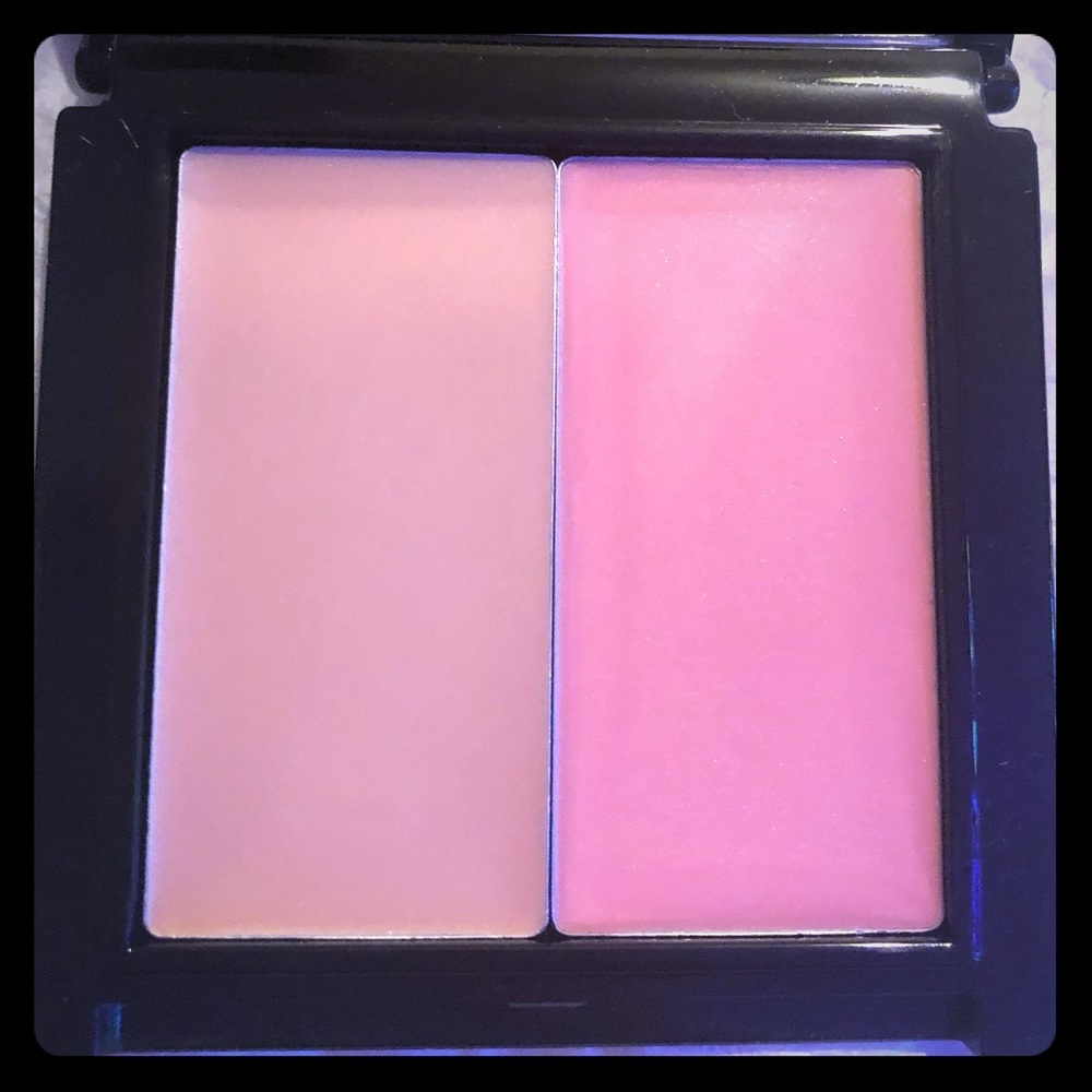 NIB MAKE We See Beauty Highlighter Palette